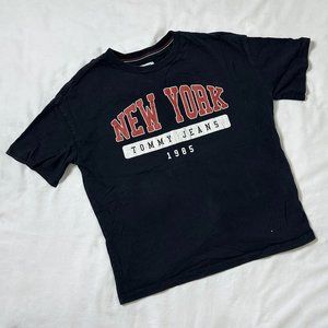 Tommy Jeans - T-Shirt with New York Graphic